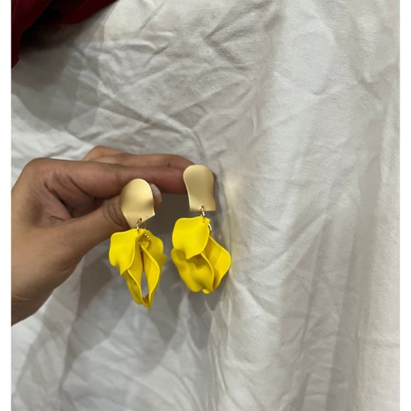 Yellow earrings flower earrings yellow petal earrings , acrylic yellow rose - Picture 2 of 6